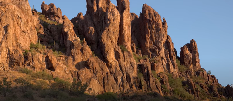 What is The Story Behind the Superstition Mountains?