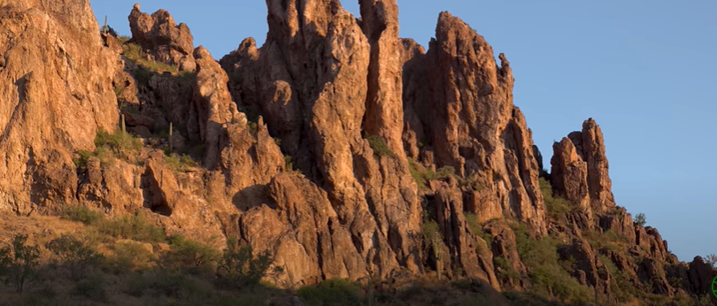 What is The Story Behind the Superstition Mountains?